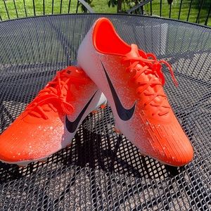 Nike mens Mercurial cleats